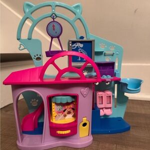Polly Pocket Cuddle & Care Veterinary Clinic
